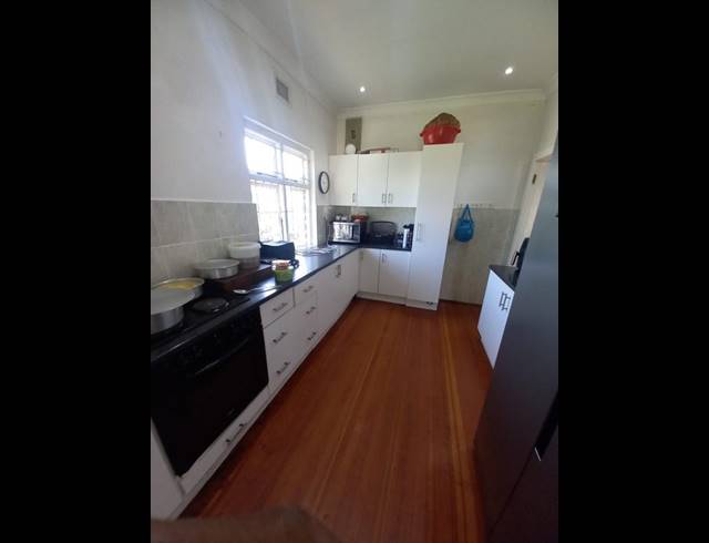 3 BEDROOM HOUSE FOR SALE IN SEA VIEW